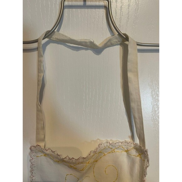 Vintage Embroidered Cream Colored Full Apron - Picture 12 of 12